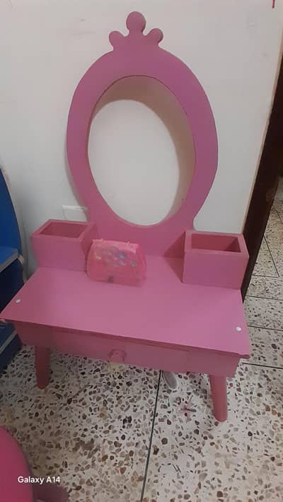 dressing table