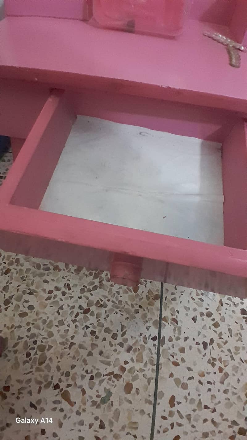 dressing table 1