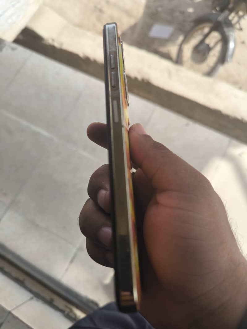 Tecno Spark 20 4