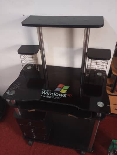 Window computer trolly