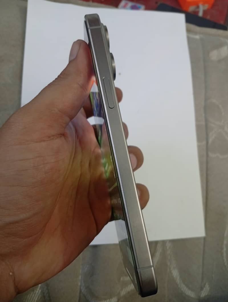 Apple iPhone 15 Pro Max 5