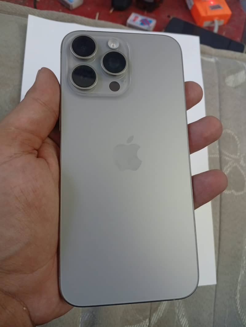Apple iPhone 15 Pro Max 10