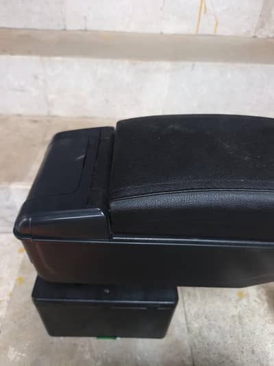 Universal cultus arm rest