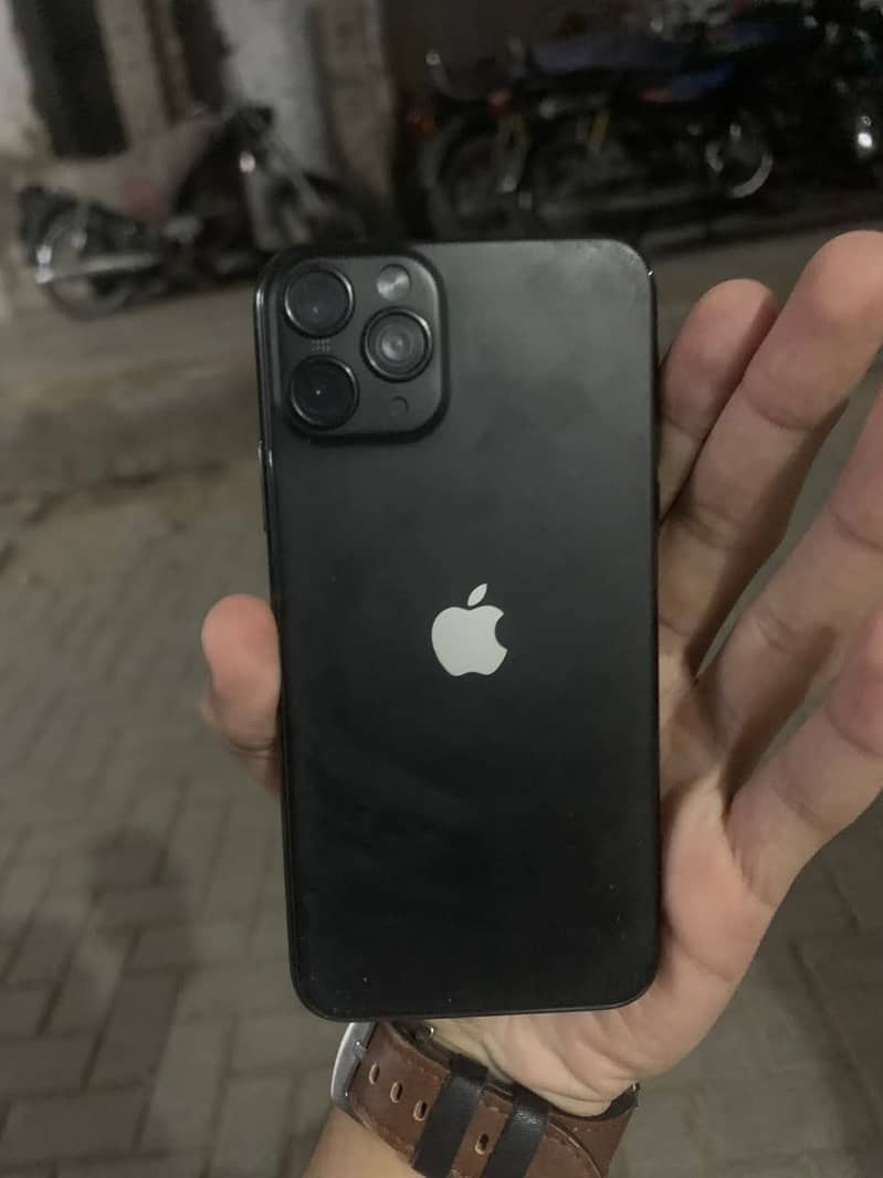 Apple iPhone X 4
