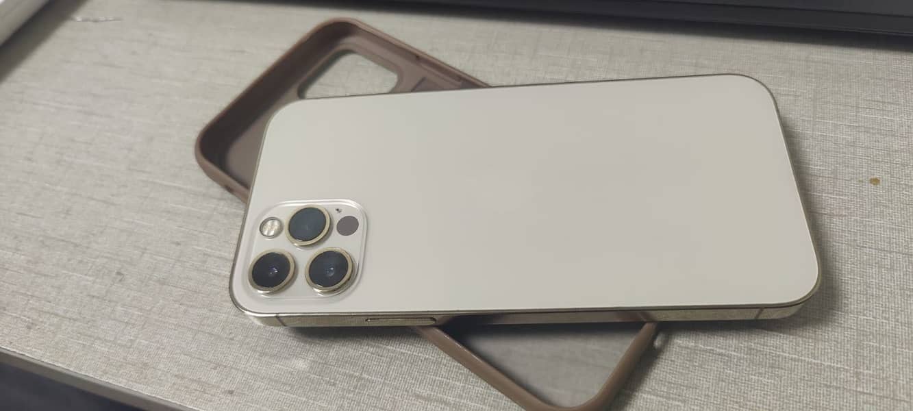 Apple iPhone 12 Pro 3
