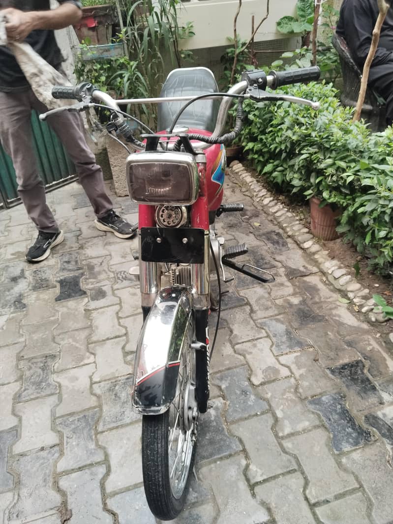 United 70cc 1