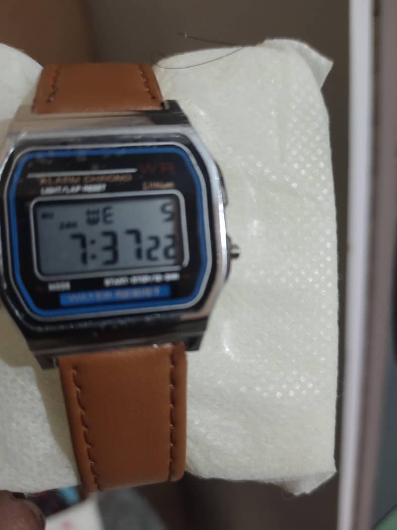 men watch 2