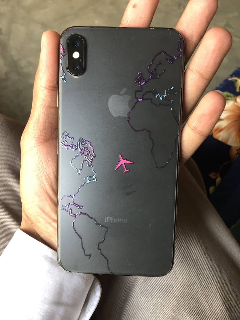 Apple iPhone XS Max 4