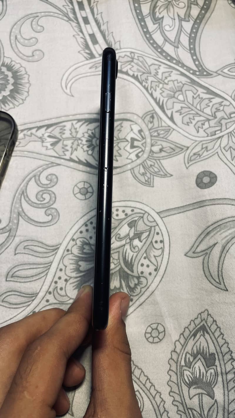 Apple iPhone 7 1