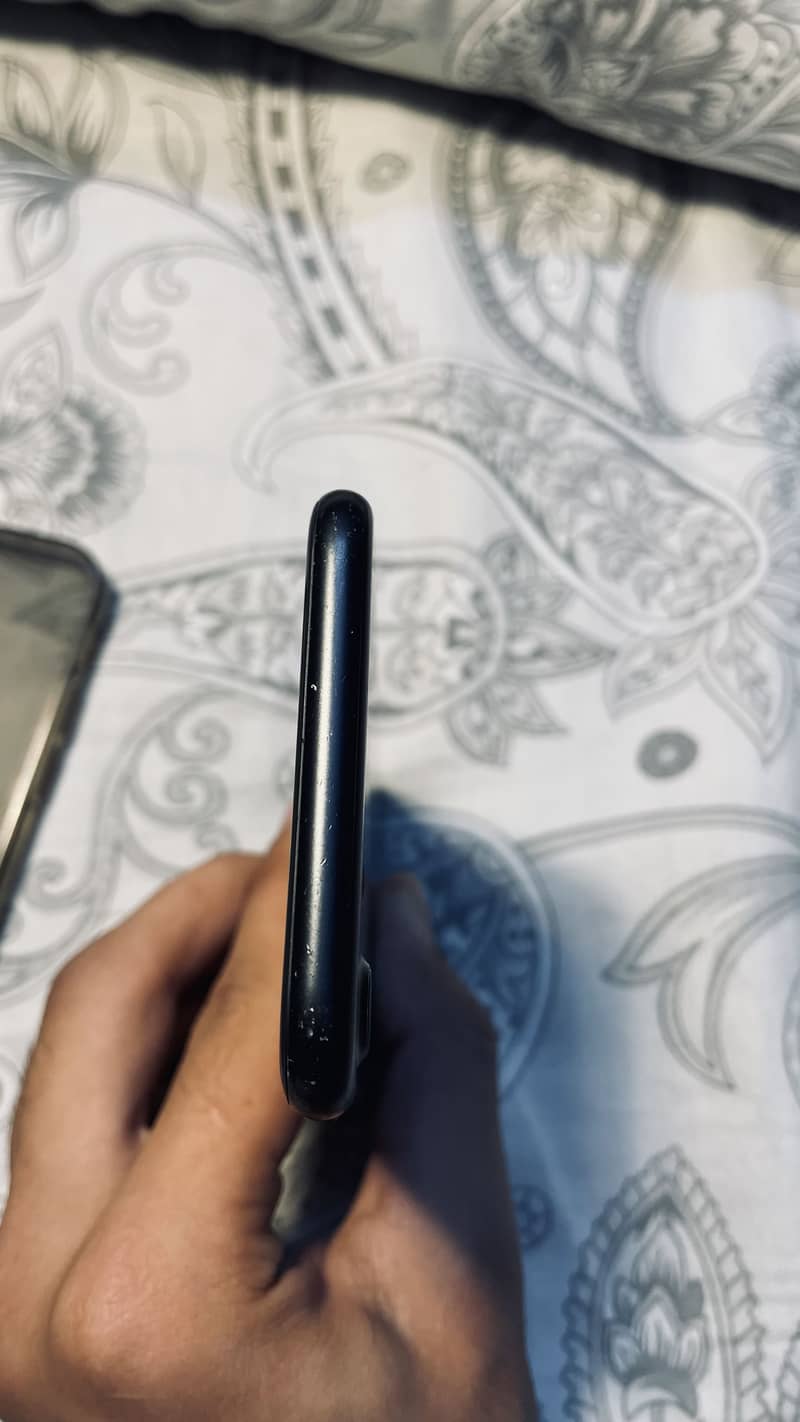 Apple iPhone 7 2