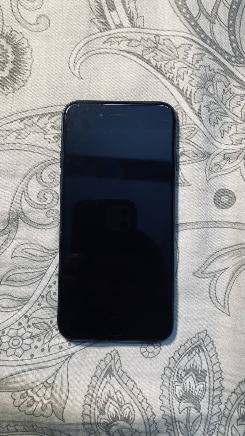 Apple iPhone 7 3