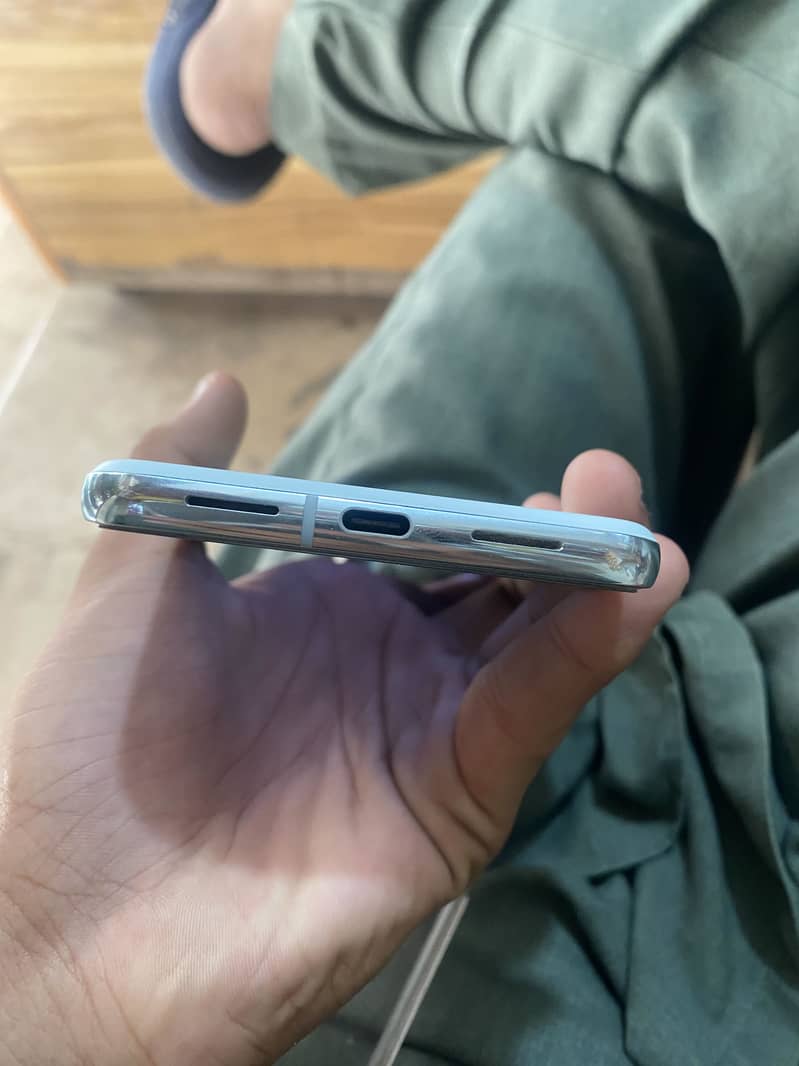 Google Pixel 8 Pro 2