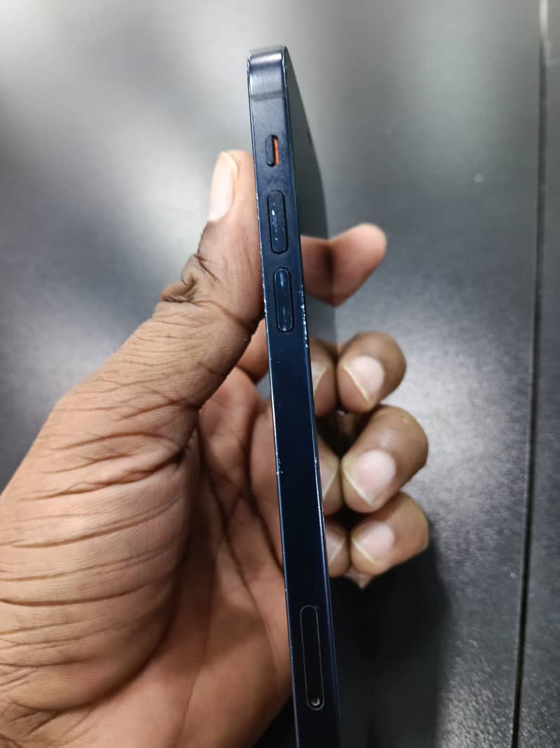 Apple iPhone 12 3