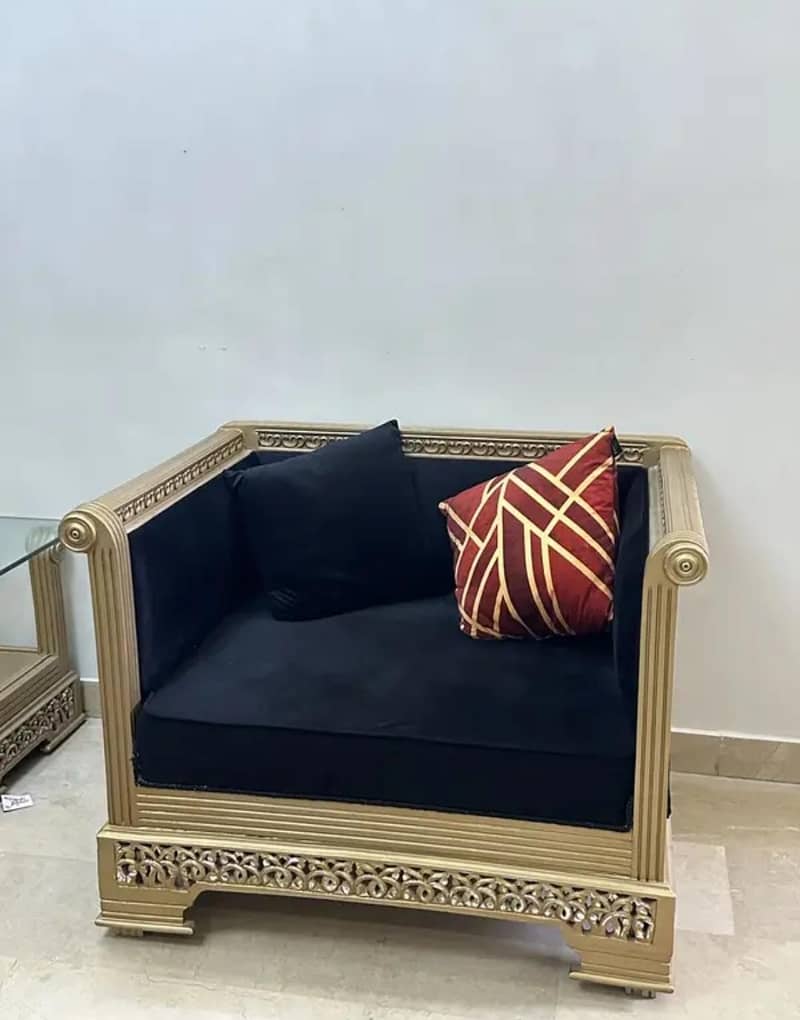 7 seater sofa with Table 4