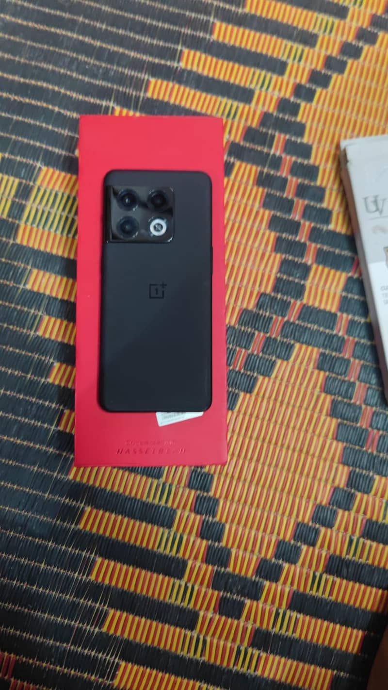 One Plus 10 Pro 1