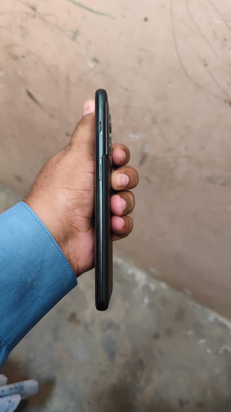 One Plus 10 Pro 4