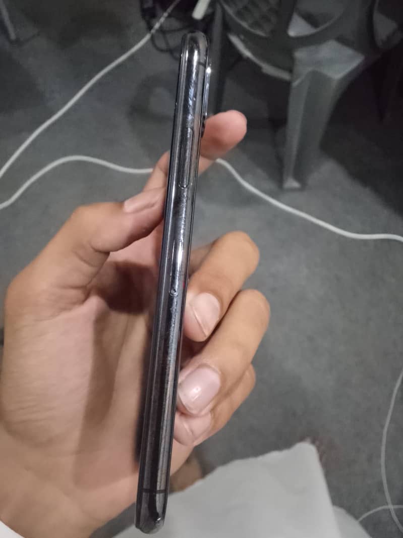 Apple iPhone X 6