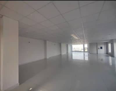 4500 Sq Ft Hall For Rent - Johar Town - Near Emporium Mall & Doctors Hospital - Non Furnished - Rs. 3.90 Lac*