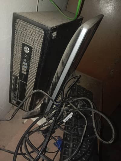 computer with all equipments