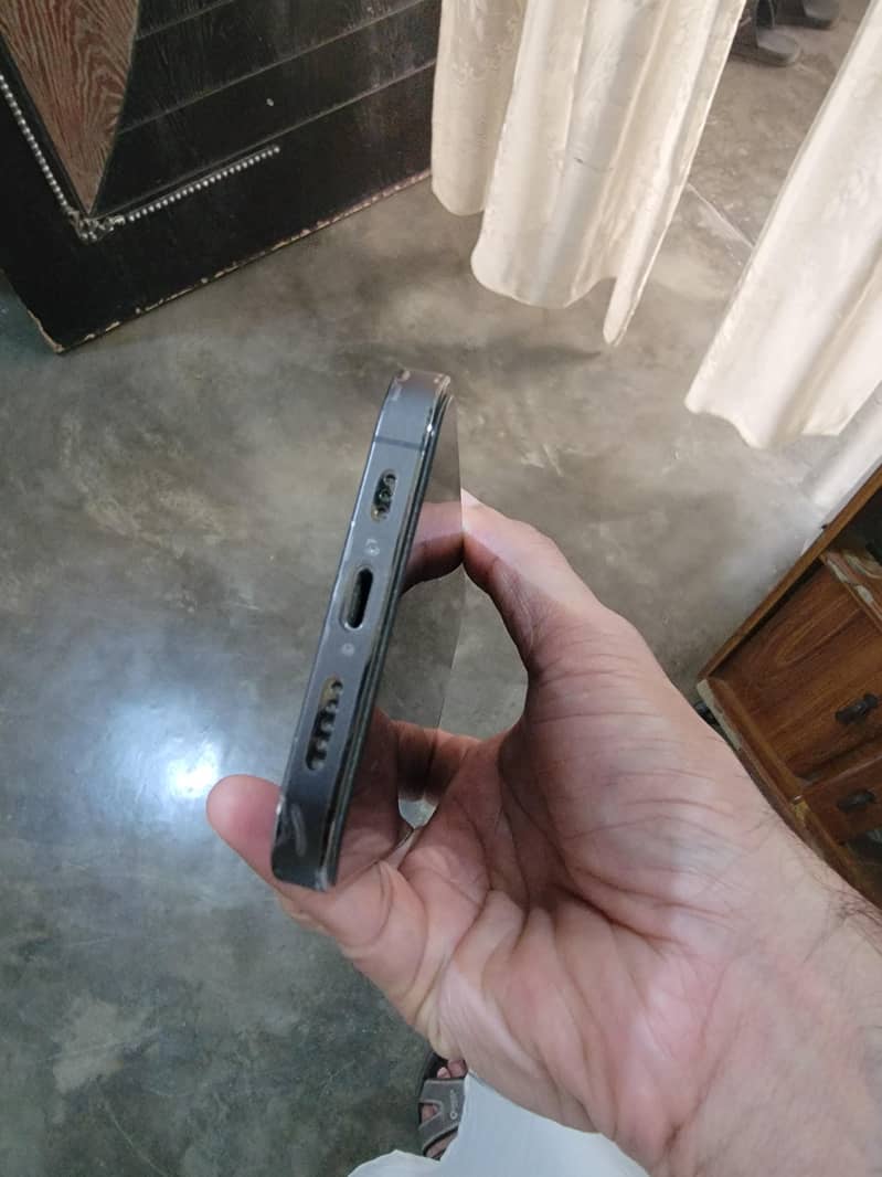 Apple iPhone 12 Pro 2