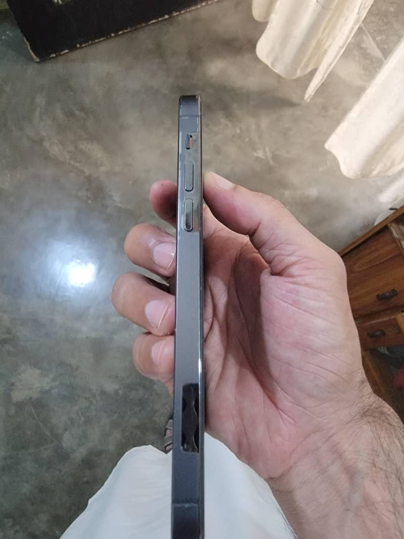 Apple iPhone 12 Pro 3