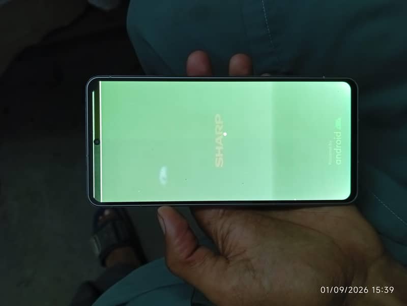 Sharp Aquos Sense7 0
