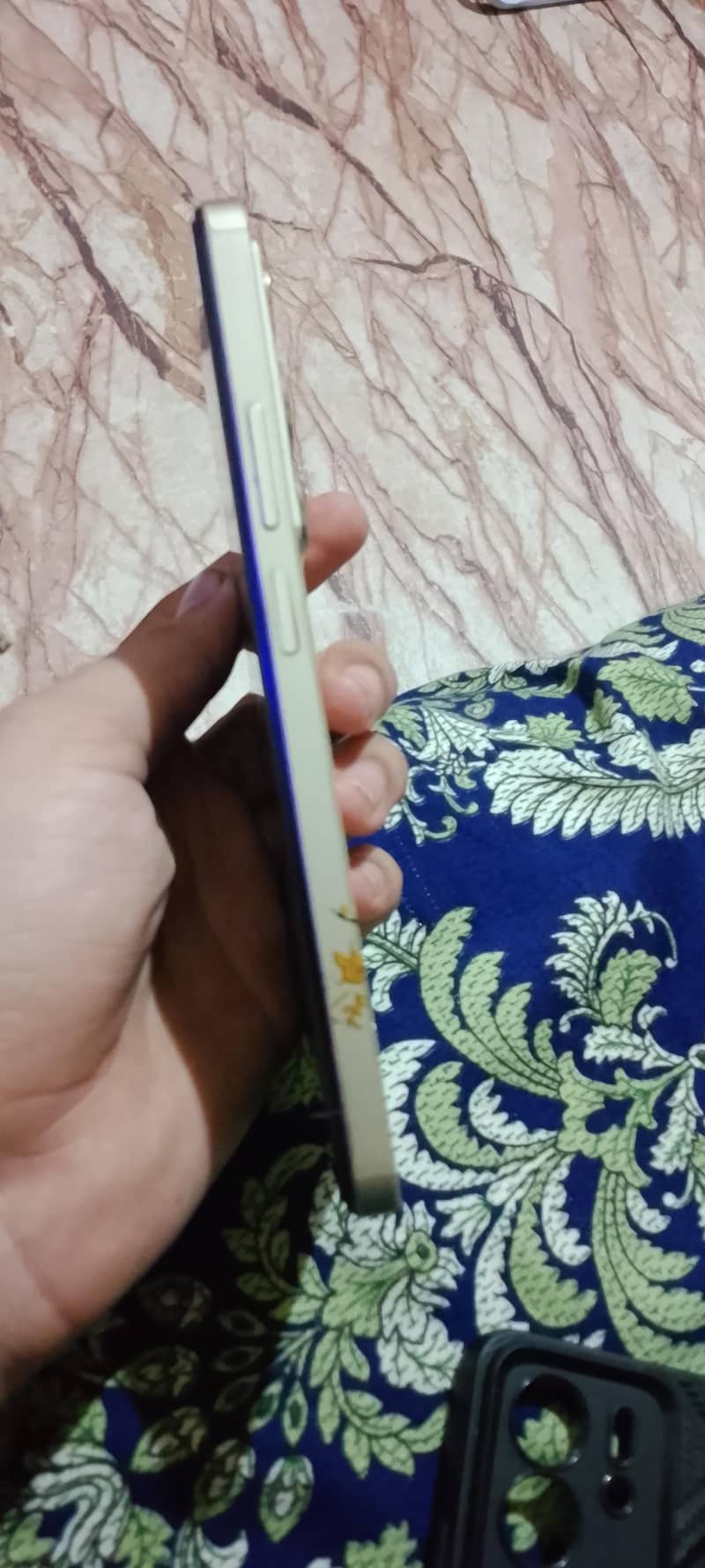 Realme C75 4