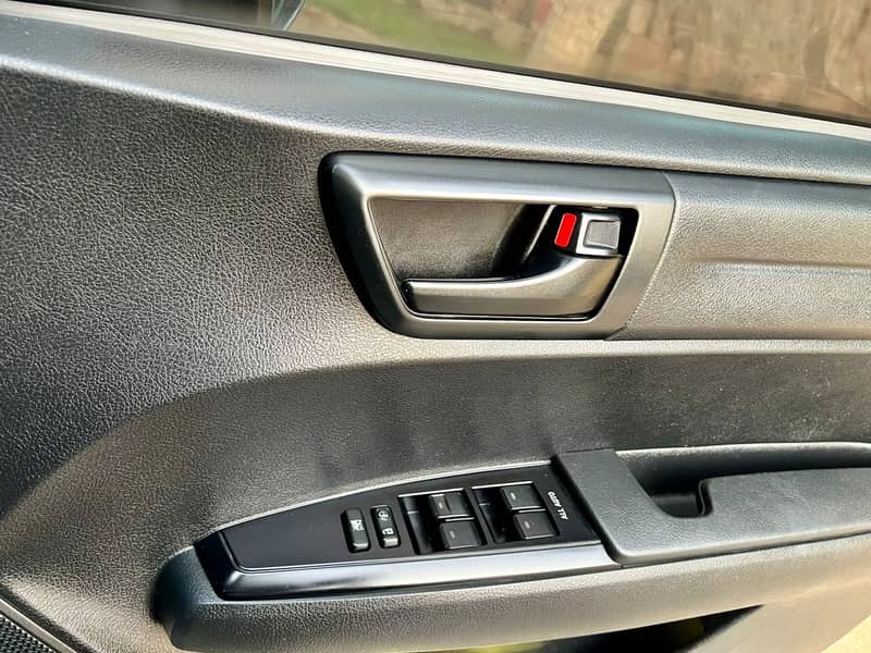 Toyota Corolla Axio 2016 7
