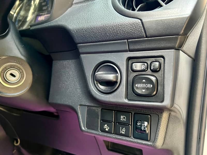 Toyota Corolla Axio 2016 8