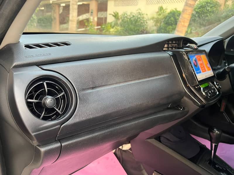 Toyota Corolla Axio 2016 13