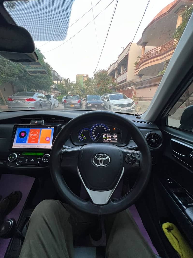 Toyota Corolla Axio 2016 16