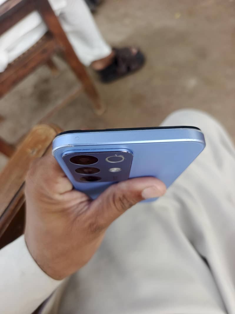 Realme C85 4