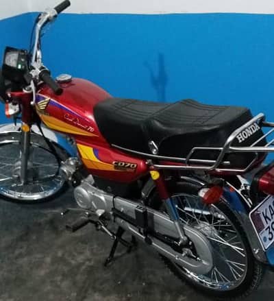 call WhatsApp 03255563736//Honda CD 70 for sale