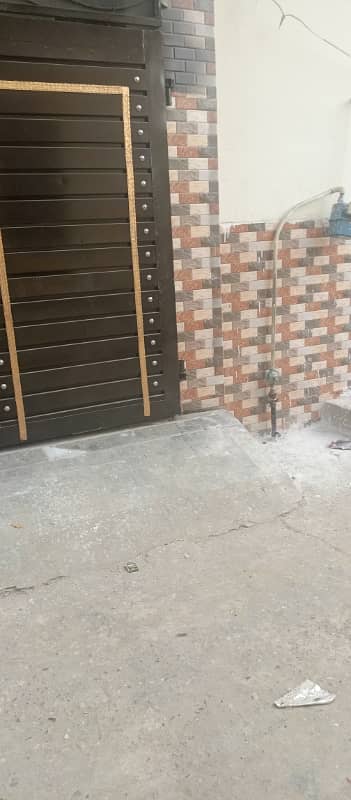 Square house with gas meter 5 rooms market lowest rate for sale