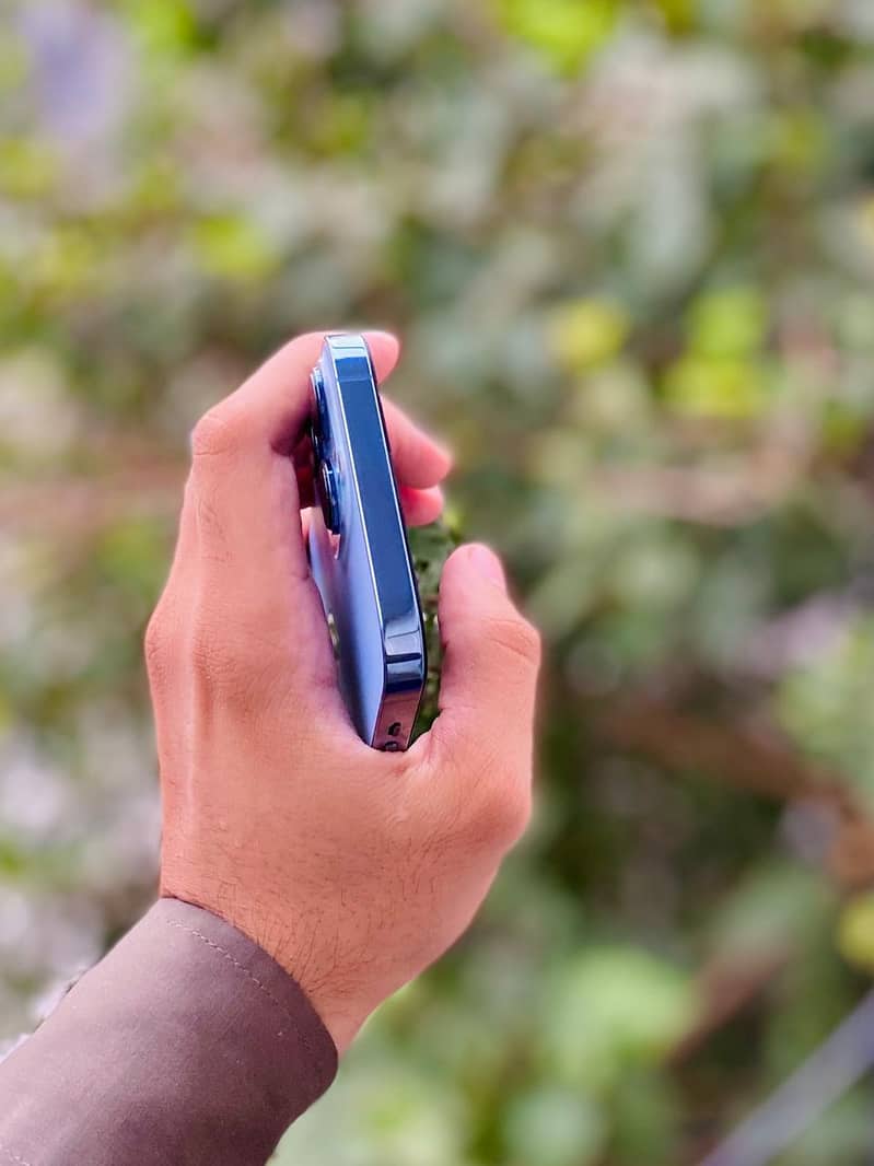 IPHONE 13 PRO MAX 4