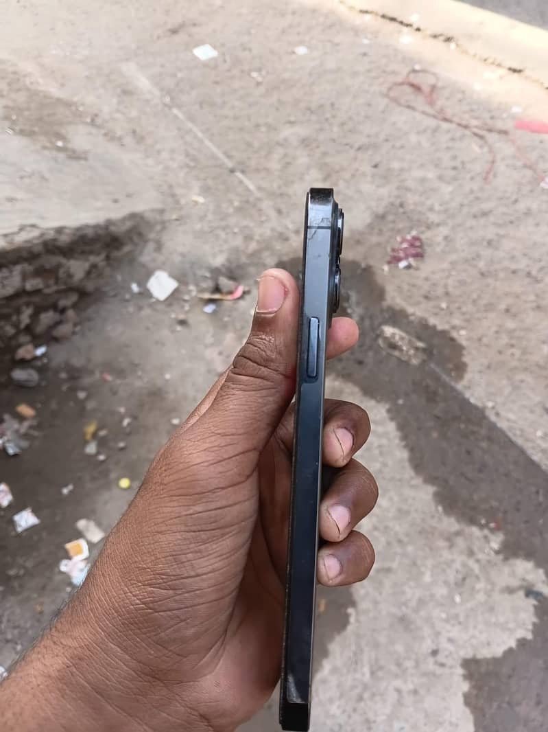Apple iPhone 13 Pro Max 1