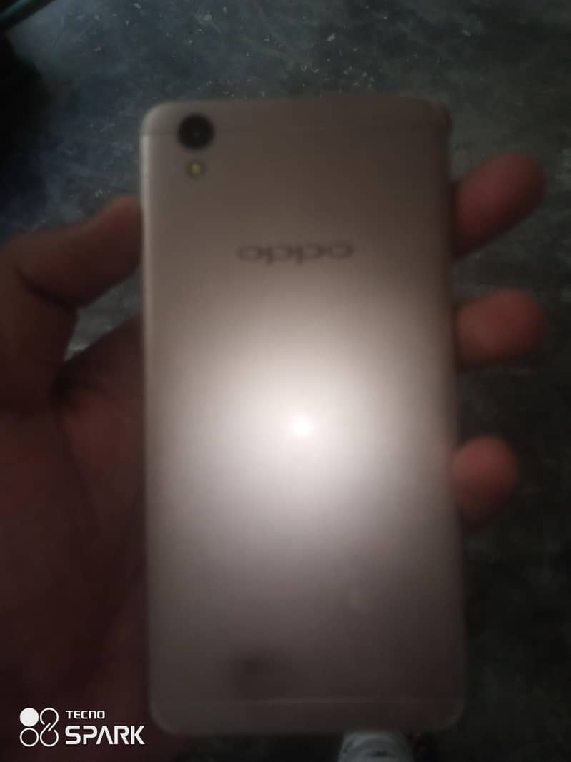 OPPO A37 2