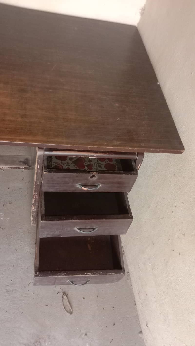 Table,Study table ,Dinning table, Computer table ,laptop table. 0