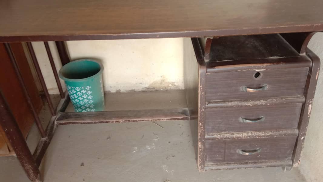 Table,Study table ,Dinning table, Computer table ,laptop table. 2