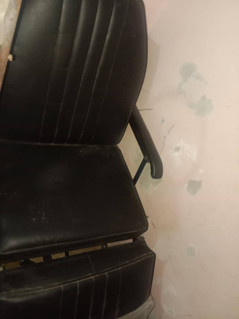 Faical Chair 1
