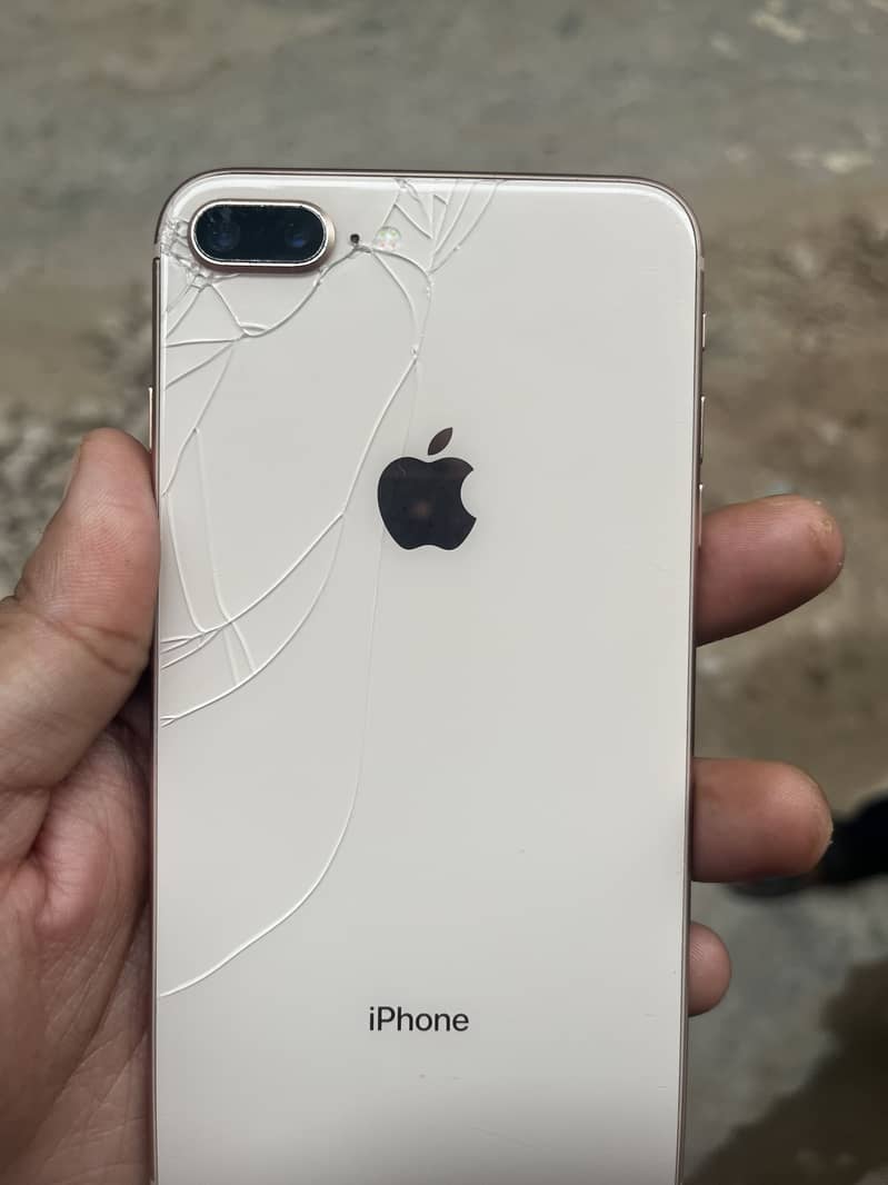Apple iPhone 8 Plus 9