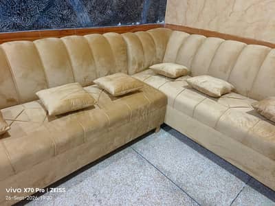 corner skin golden  sofa