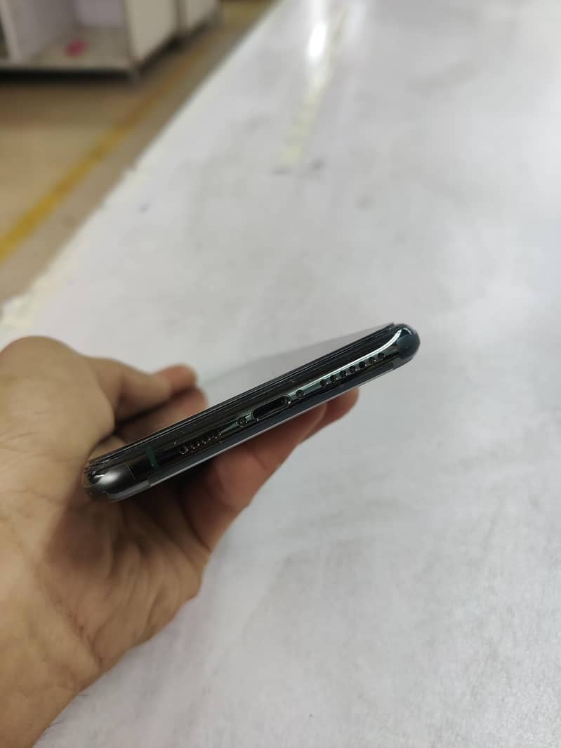 Apple iPhone 11 Pro Max 2