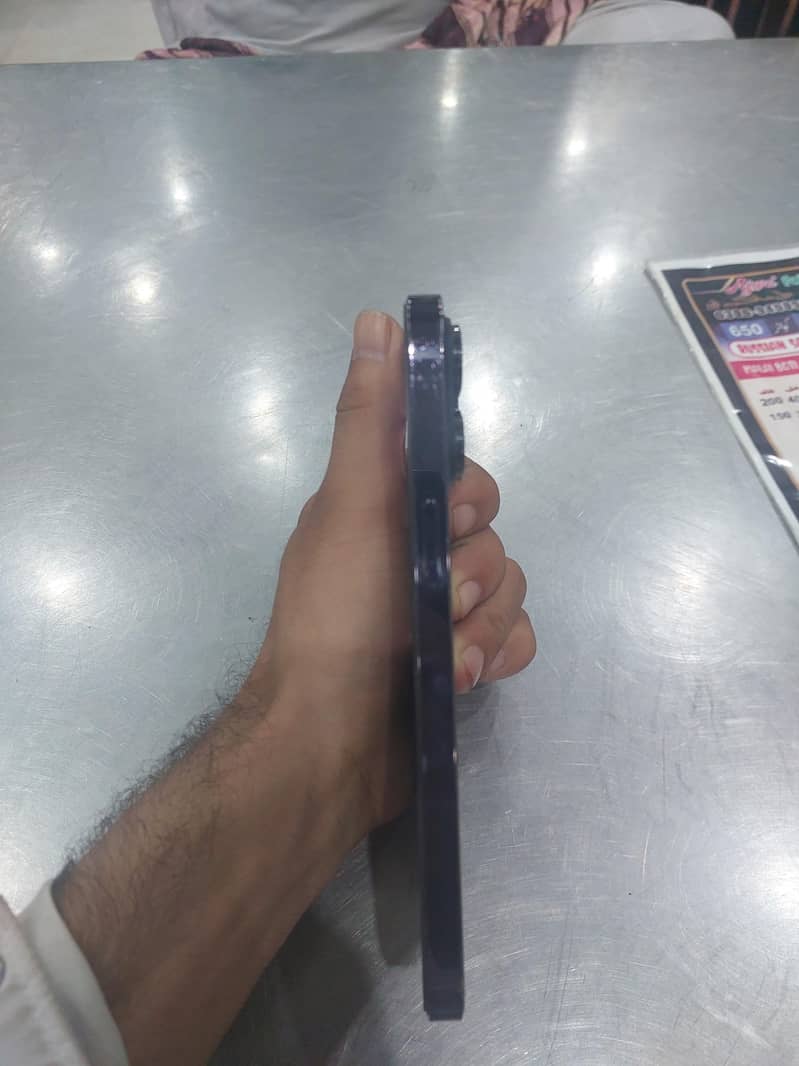 Apple iPhone 14 Pro Max 9
