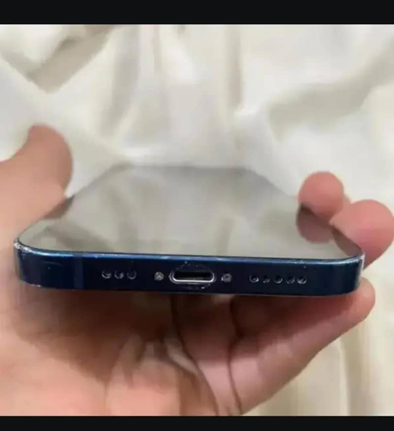 Apple iPhone 12 3