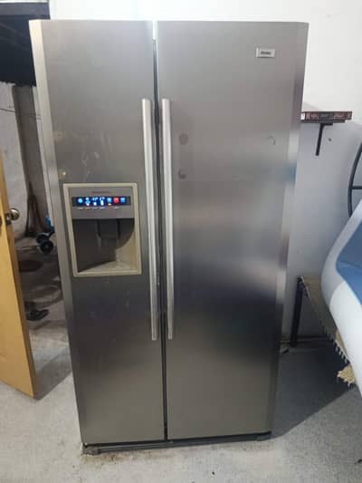 Haier Side by Side double door refrigerator builtin dispenor