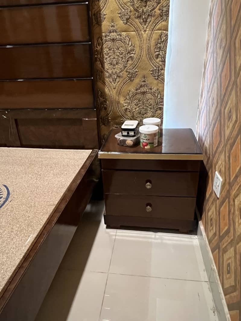 Bed side table and dressing 3