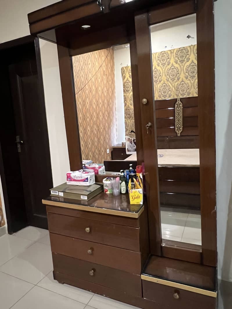 Bed side table and dressing 6