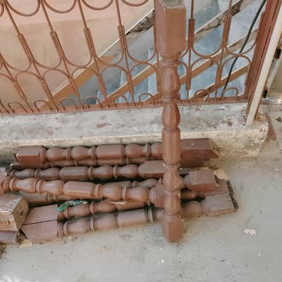 wood stairs grill. lakri ki railing seedhion k liye