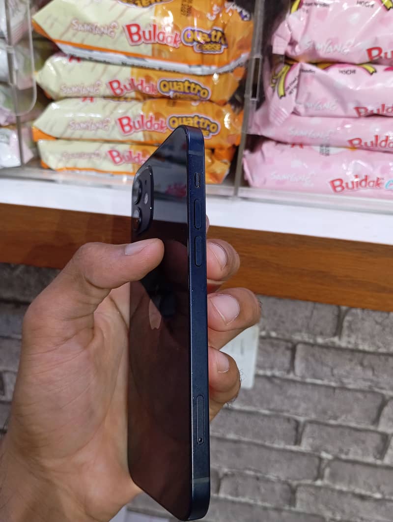 Apple iPhone 12 jv 3